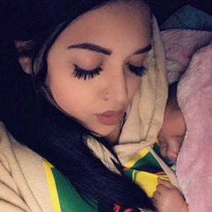 Meet your Posher, Alexandra